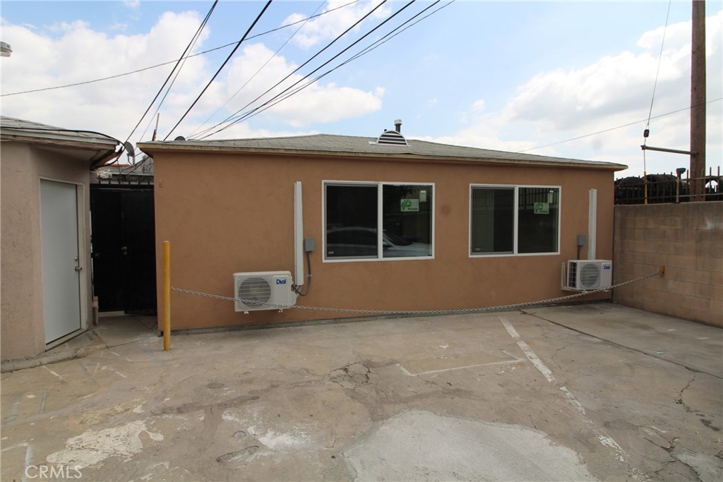 4986 Southern Avenue E Property Photo 1