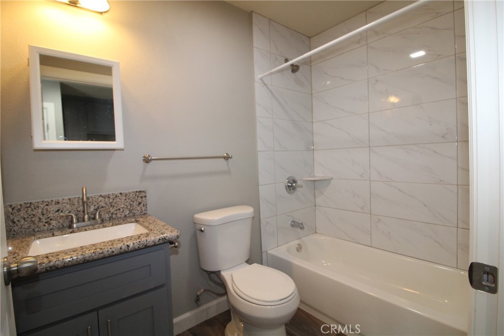 4986 Southern Avenue E Property Photo 7