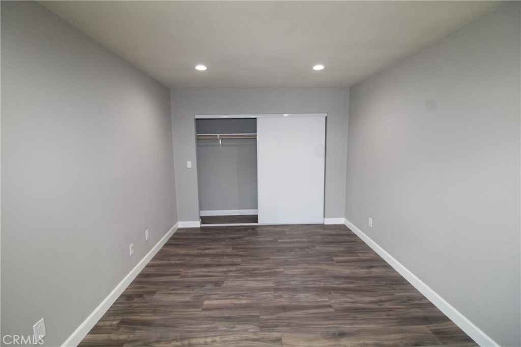 4986 Southern Avenue E Property Photo 9