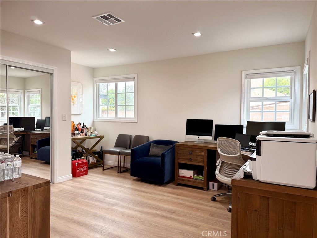 4538 Tujunga Avenue Property Photo 2