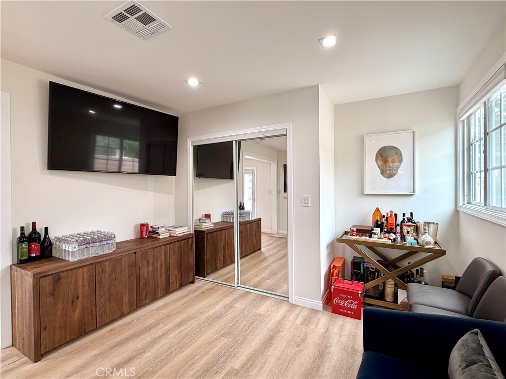 4538 Tujunga Avenue Property Photo 5