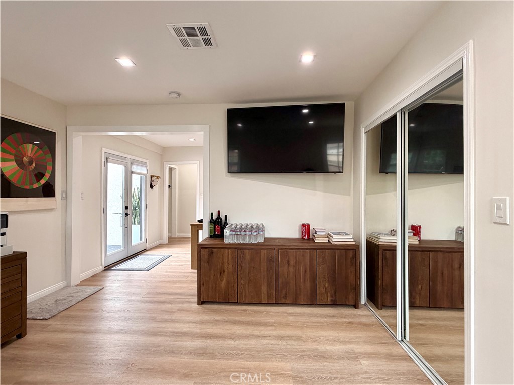 4538 Tujunga Avenue Property Photo 6