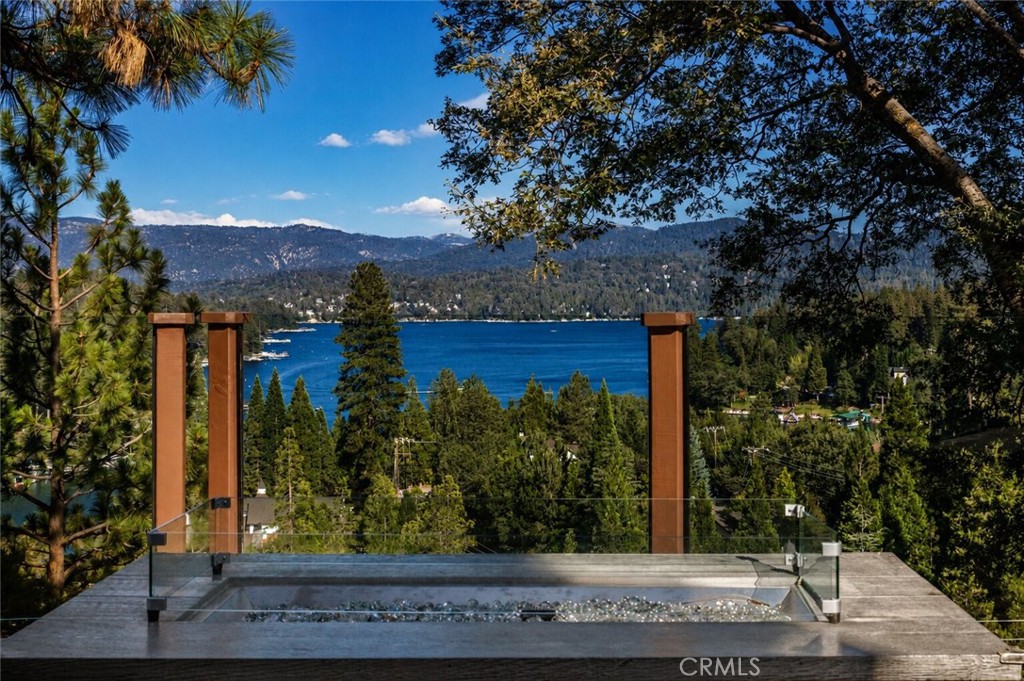 27550 North Bay Road Property Photo 6