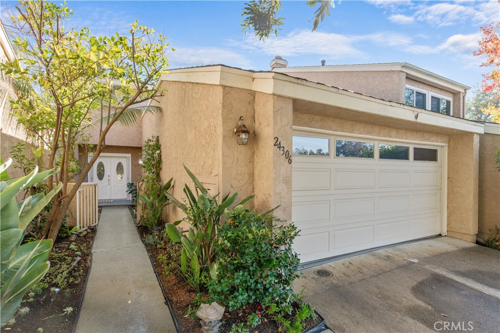 24306 Hillview Property Photo 2