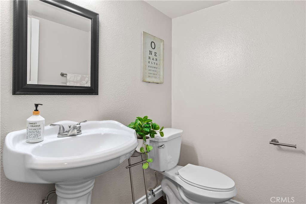 24306 Hillview Property Photo 11