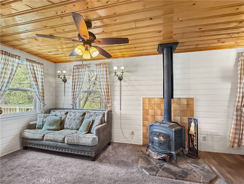 1170 Vine Property Photo 5