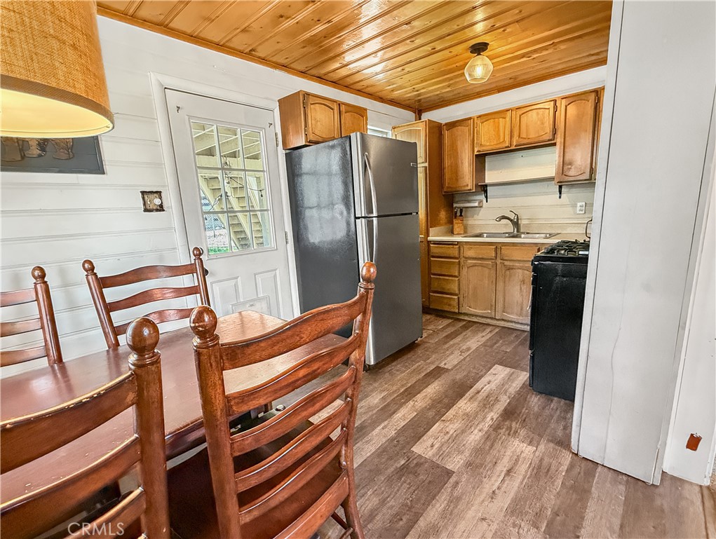 1170 Vine Property Photo 10