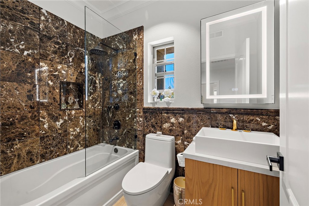 28 Tuscany Property Photo 32