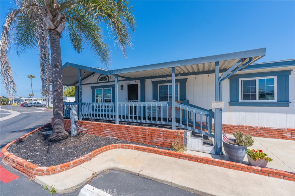 21851 Newland St 266 Property Photo 1