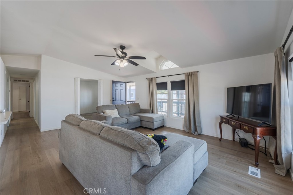 21851 Newland St 266 Property Photo 11