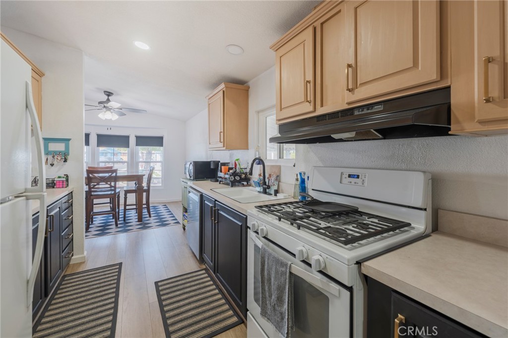 21851 Newland St 266 Property Photo 12