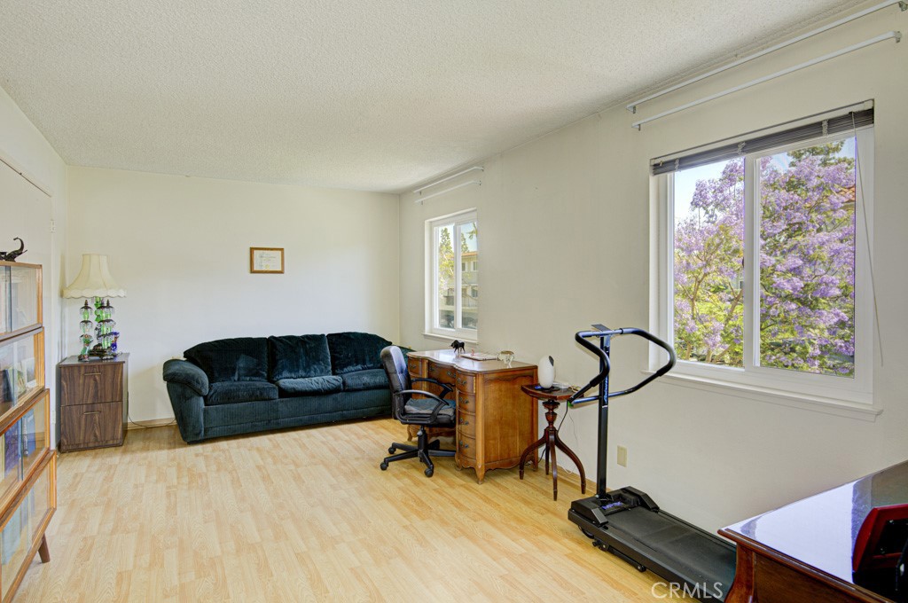 2320 Via Puerta, #b Property Photo 27