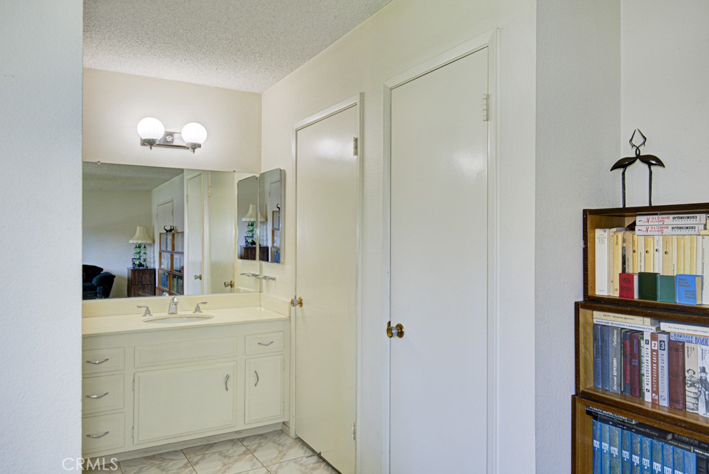 2320 Via Puerta, #b Property Photo 31