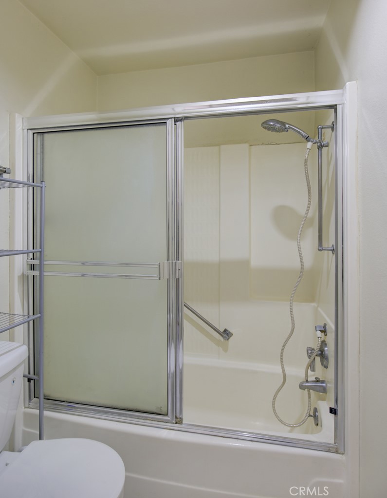 2320 Via Puerta, #b Property Photo 32