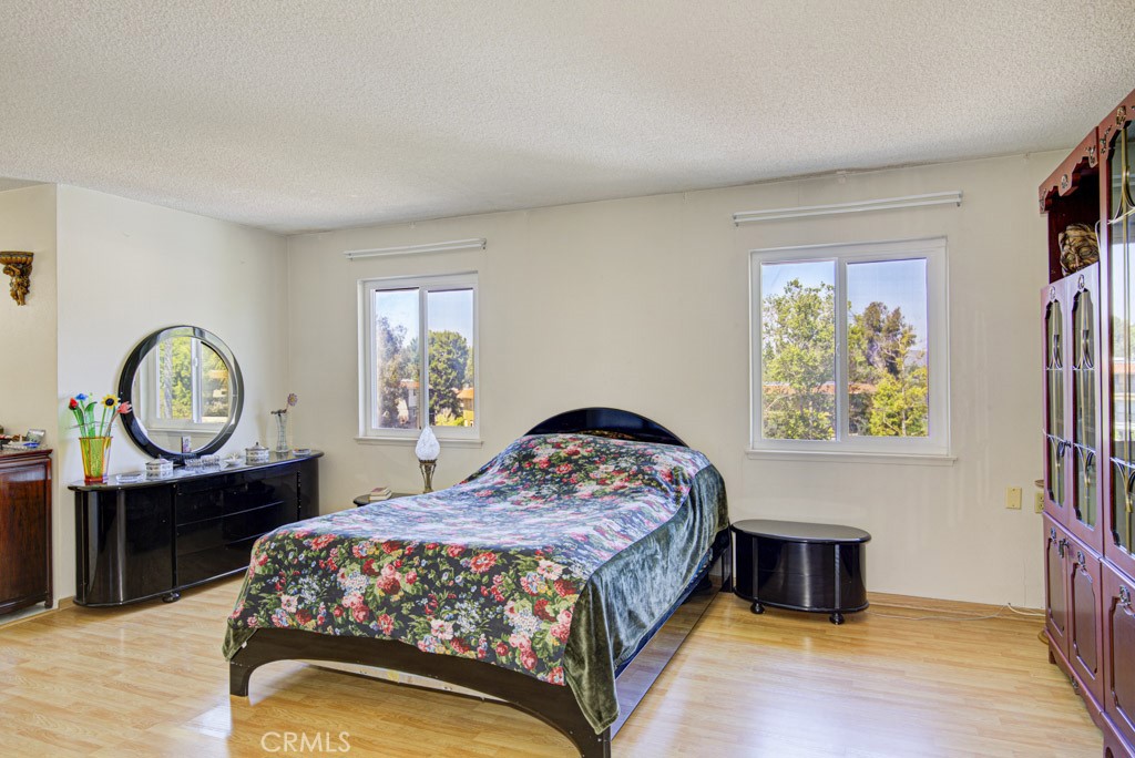2320 Via Puerta, #b Property Photo 33