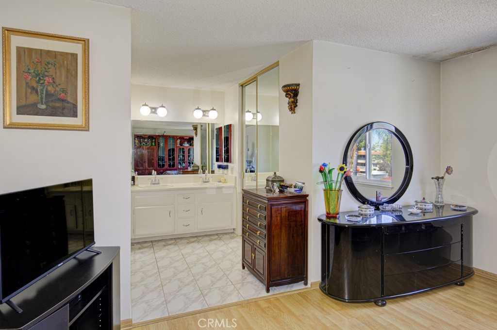 2320 Via Puerta, #b Property Photo 39