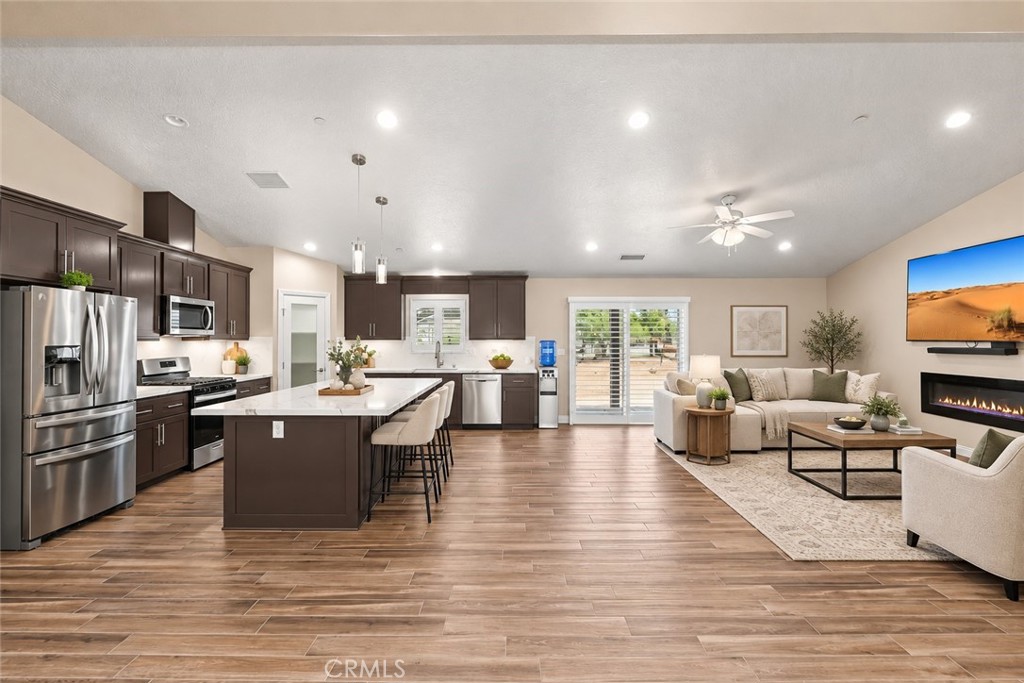 18332 Catalpa Property Photo 2