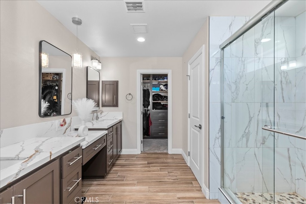 18332 Catalpa Property Photo 13