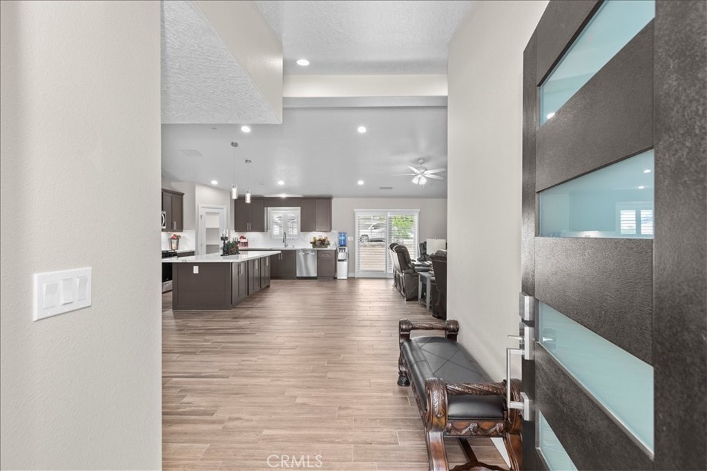 18332 Catalpa Property Photo 16