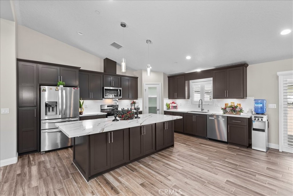 18332 Catalpa Property Photo 17