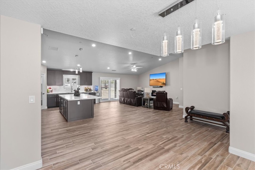 18332 Catalpa Property Photo 19