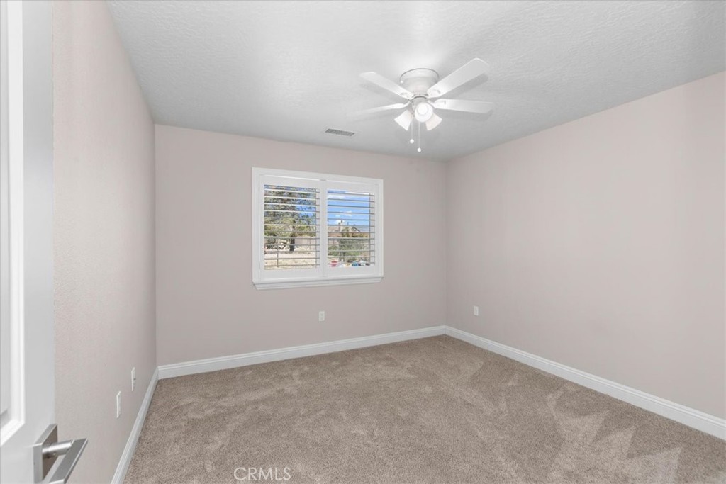 18332 Catalpa Property Photo 23