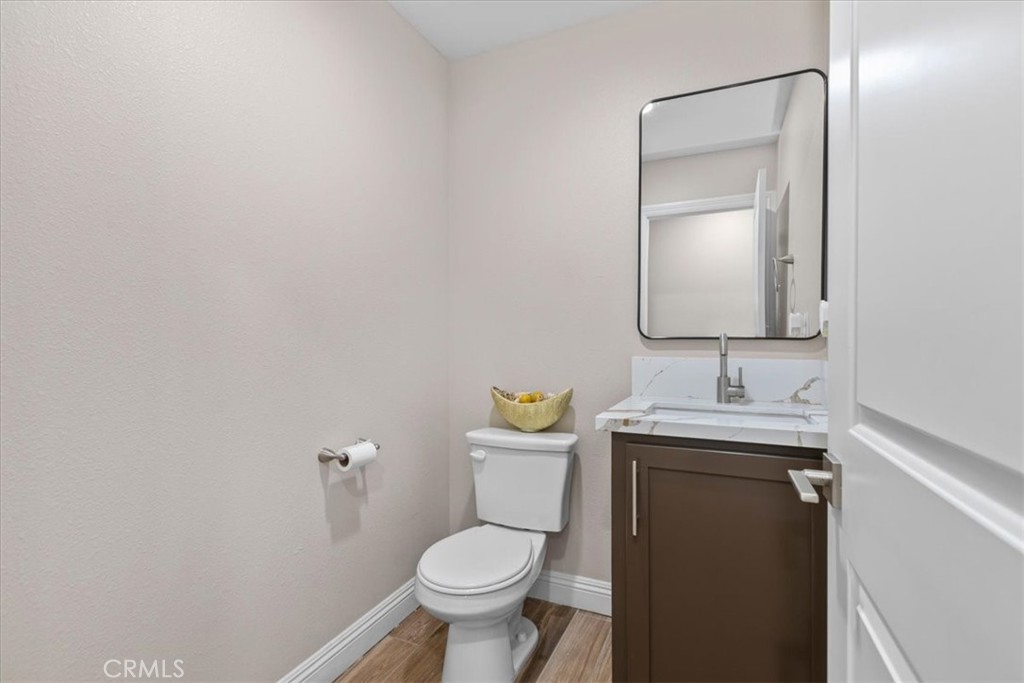 18332 Catalpa Property Photo 24