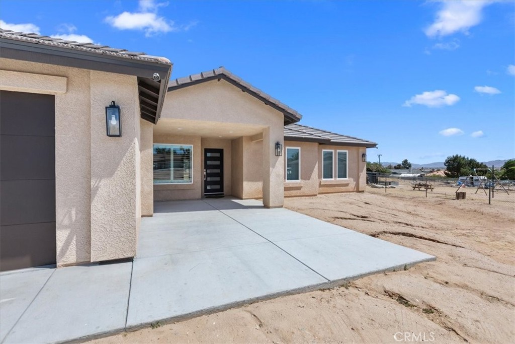 18332 Catalpa Property Photo 28