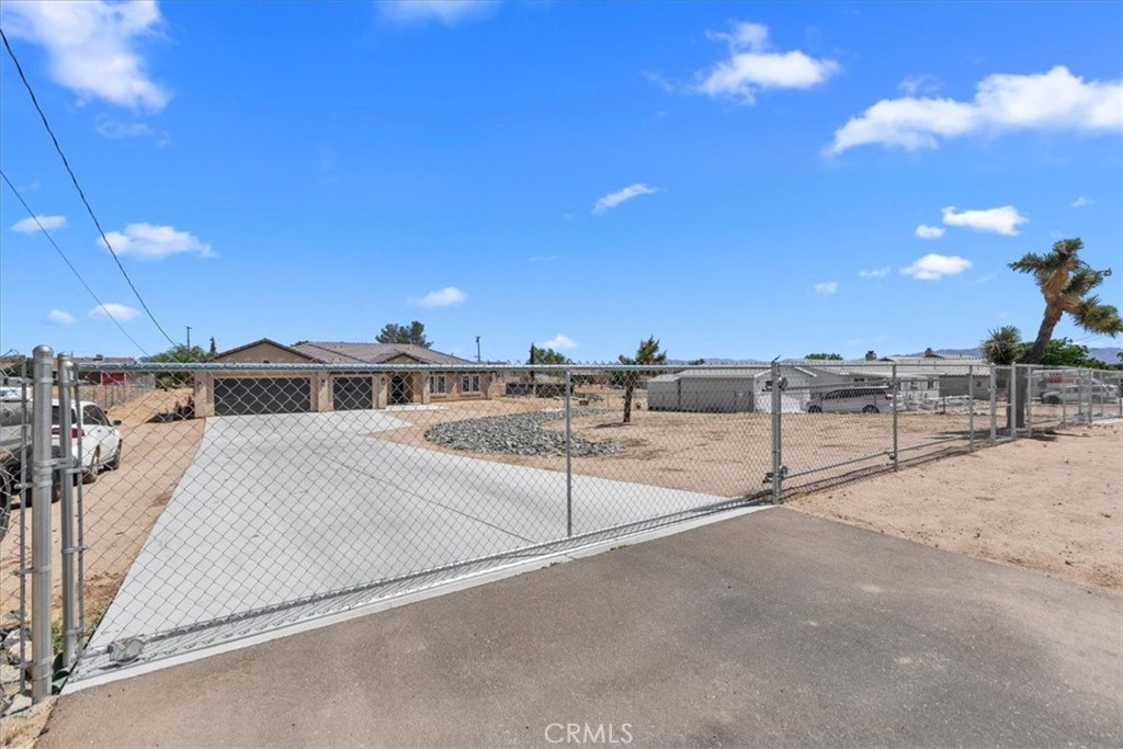 18332 Catalpa Property Photo 34