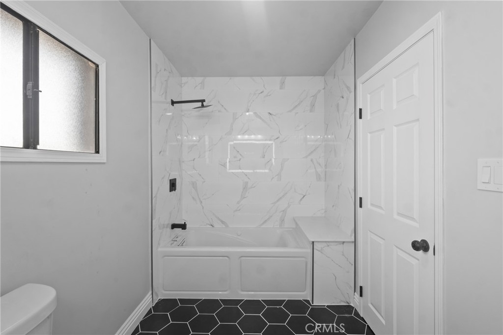 5334 S Victoria Property Photo 5