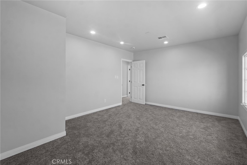 5334 S Victoria Property Photo 10