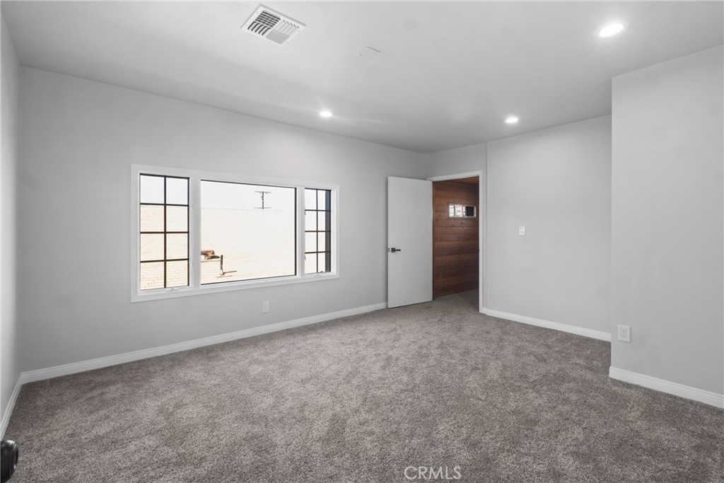 5334 S Victoria Property Photo 12