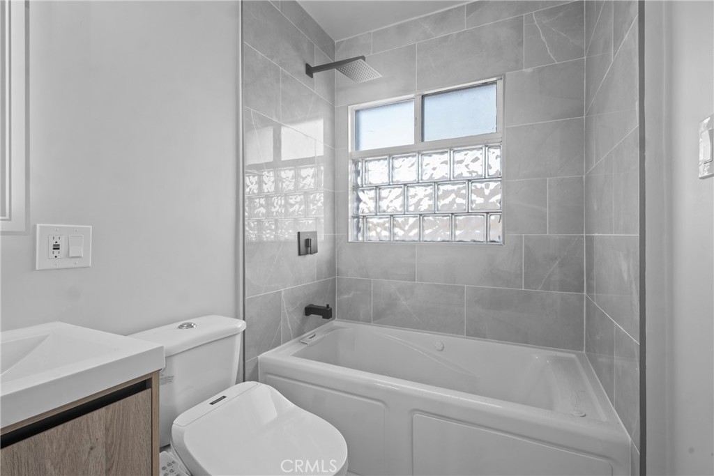 5334 S Victoria Property Photo 13