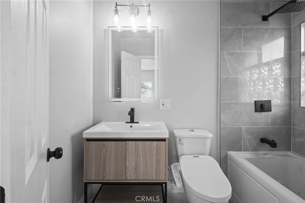 5334 S Victoria Property Photo 14