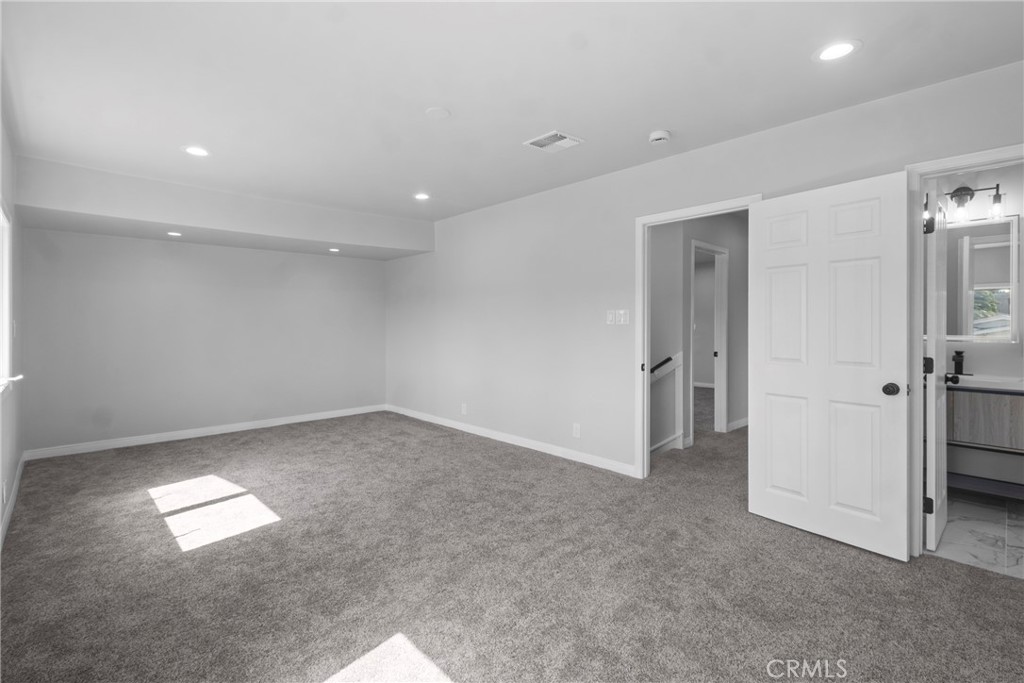5334 S Victoria Property Photo 15