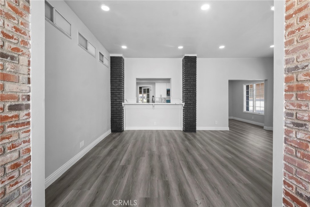 5334 S Victoria Property Photo 21