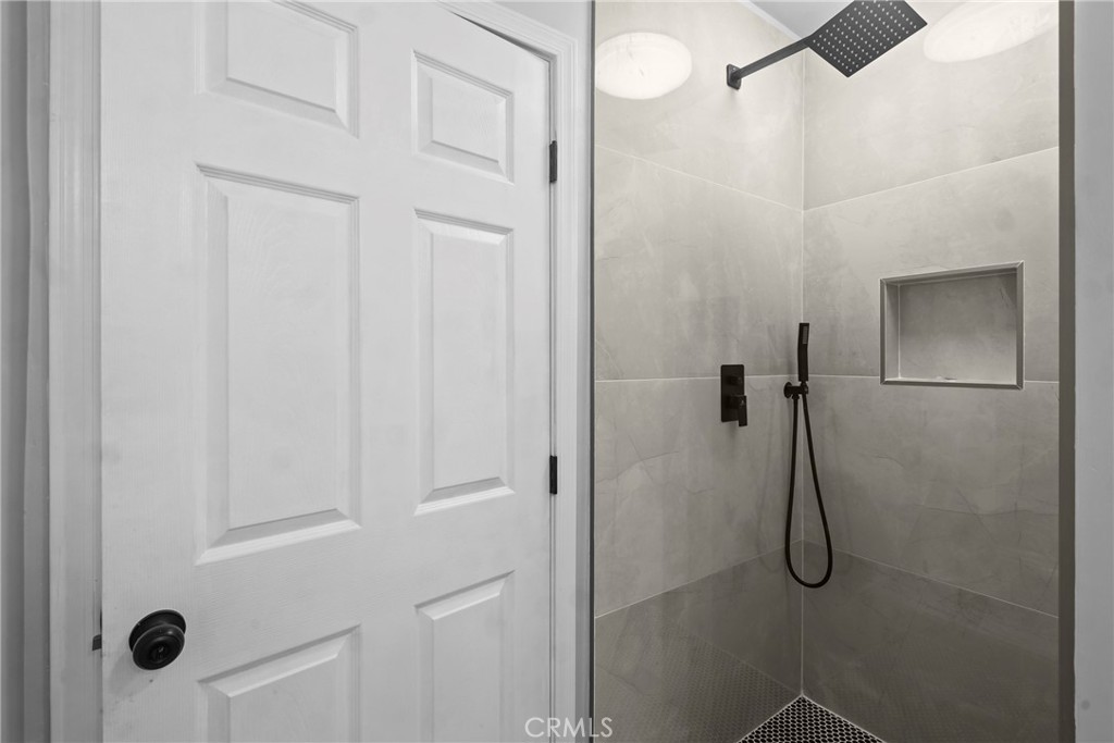 5334 S Victoria Property Photo 33
