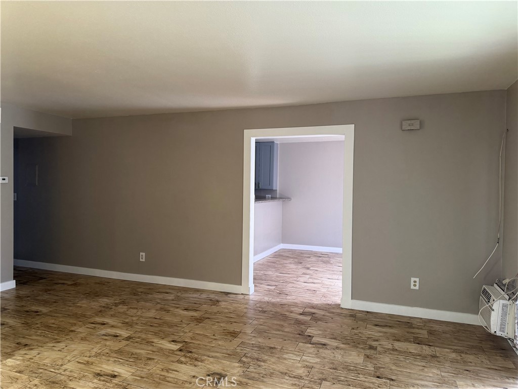 619 S Cypress B Property Photo 5
