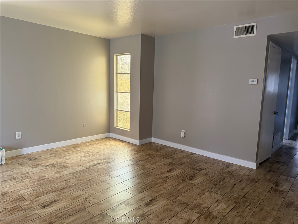619 S Cypress B Property Photo 6