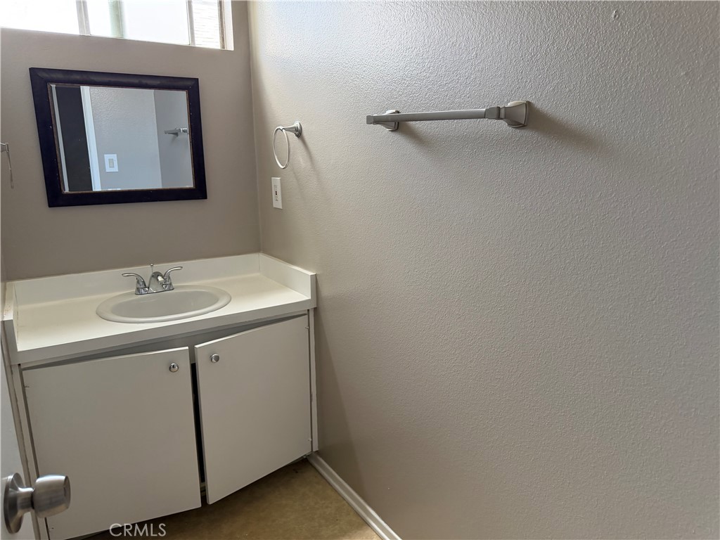 619 S Cypress B Property Photo 10