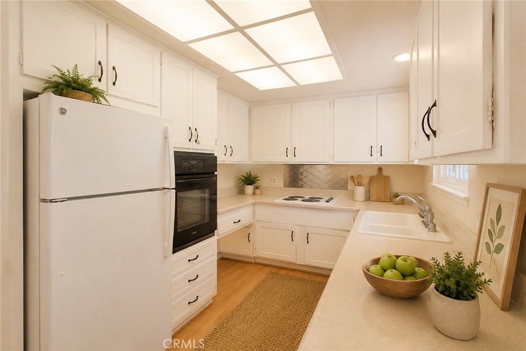515 Calle Aragon Unit B Property Photo 3
