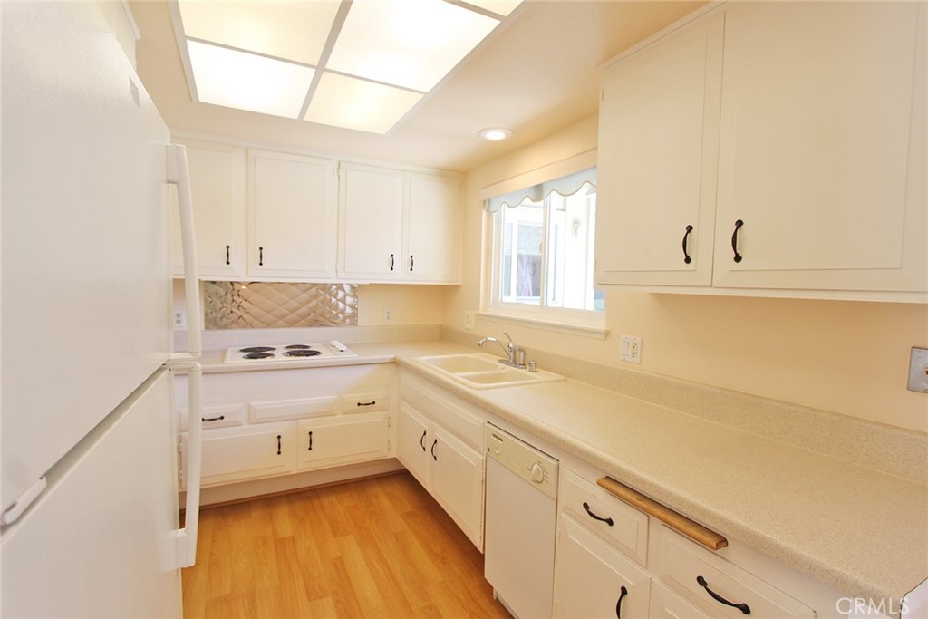515 Calle Aragon Unit B Property Photo 22