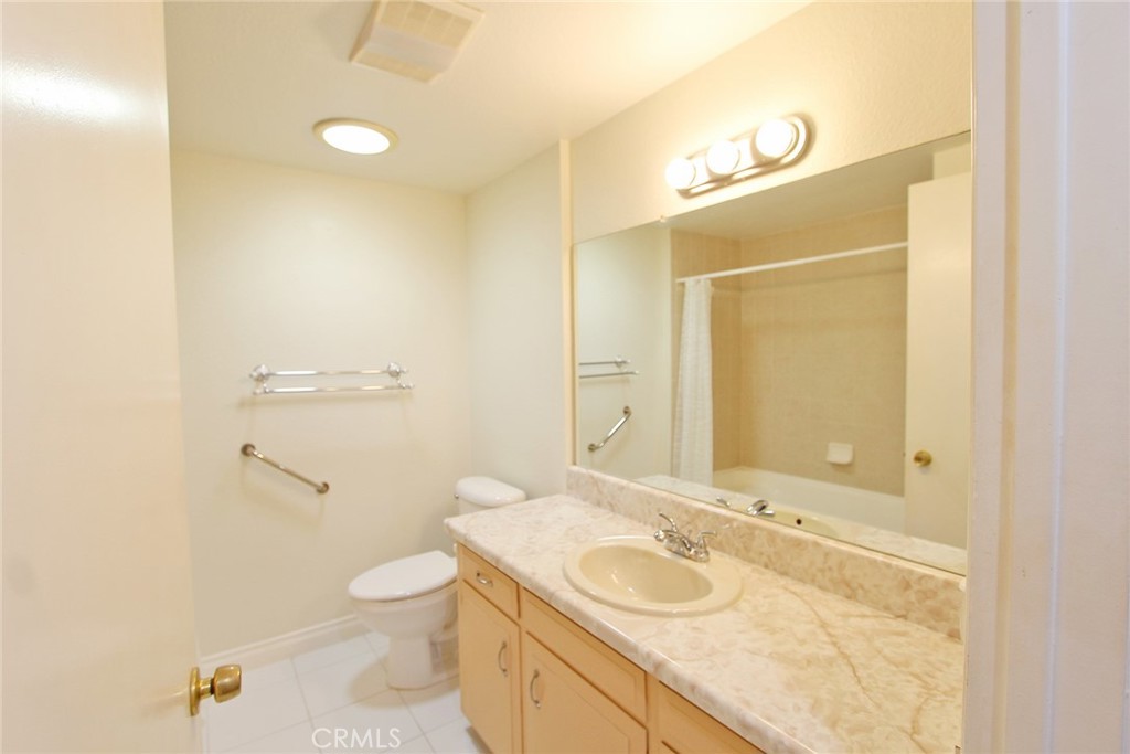 515 Calle Aragon Unit B Property Photo 30