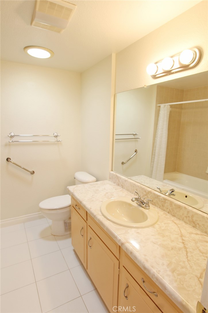 515 Calle Aragon Unit B Property Photo 32