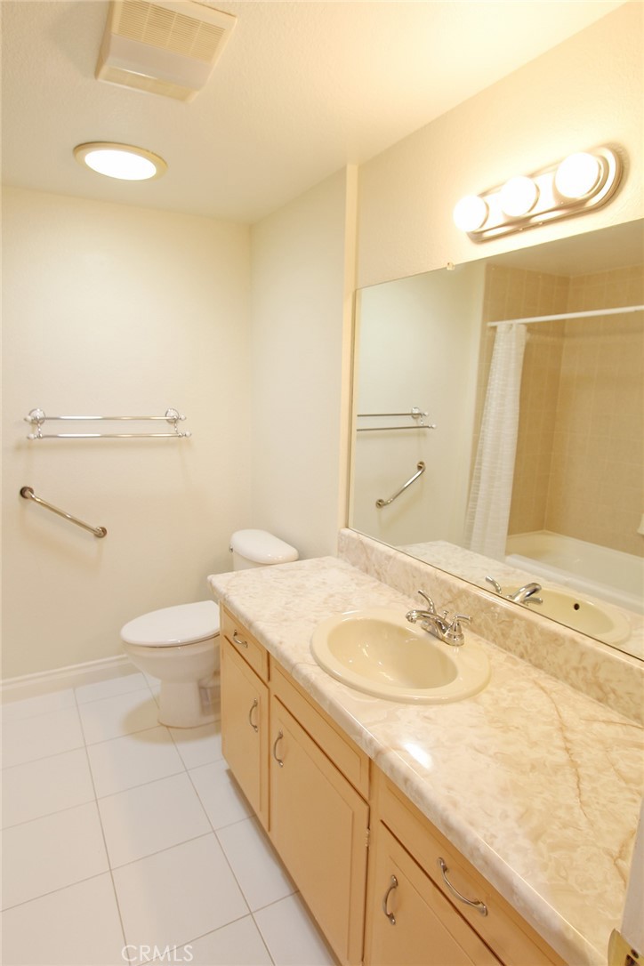 515 Calle Aragon Unit B Property Photo 32
