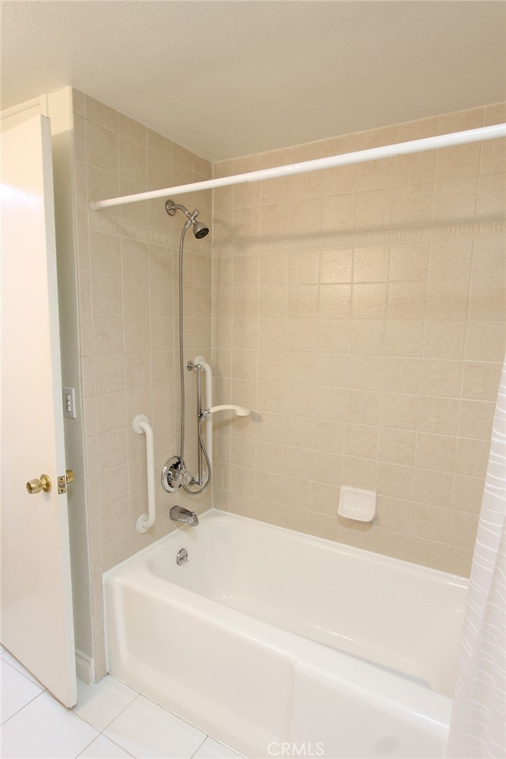 515 Calle Aragon Unit B Property Photo 33