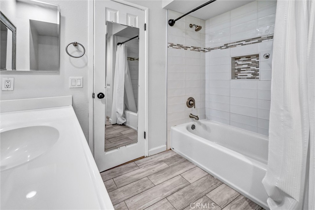 9742 Villa Pacific Property Photo 22