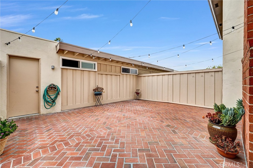 9742 Villa Pacific Property Photo 31