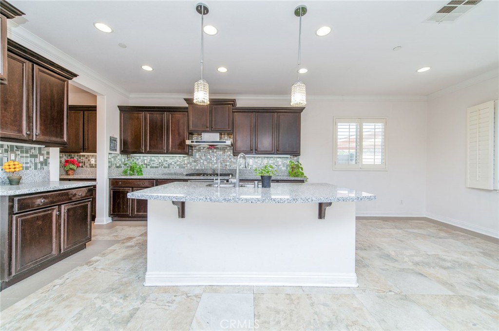 13925 Barnett Property Photo 6