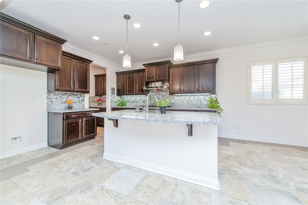 13925 Barnett Property Photo 9